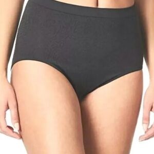 Bali Comfort Seamless Brief Panty. Black Damask Print Size xL 8/9. New with tags